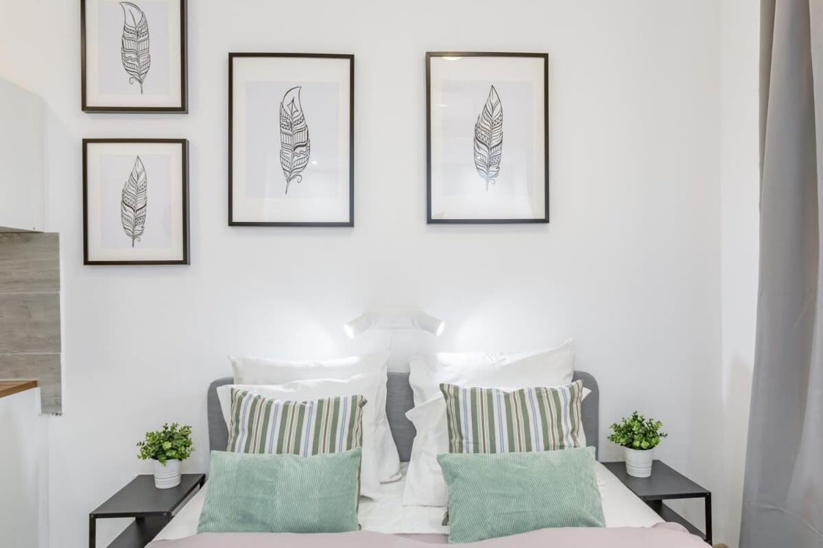 Modern Cozy At The Center Apartment *
