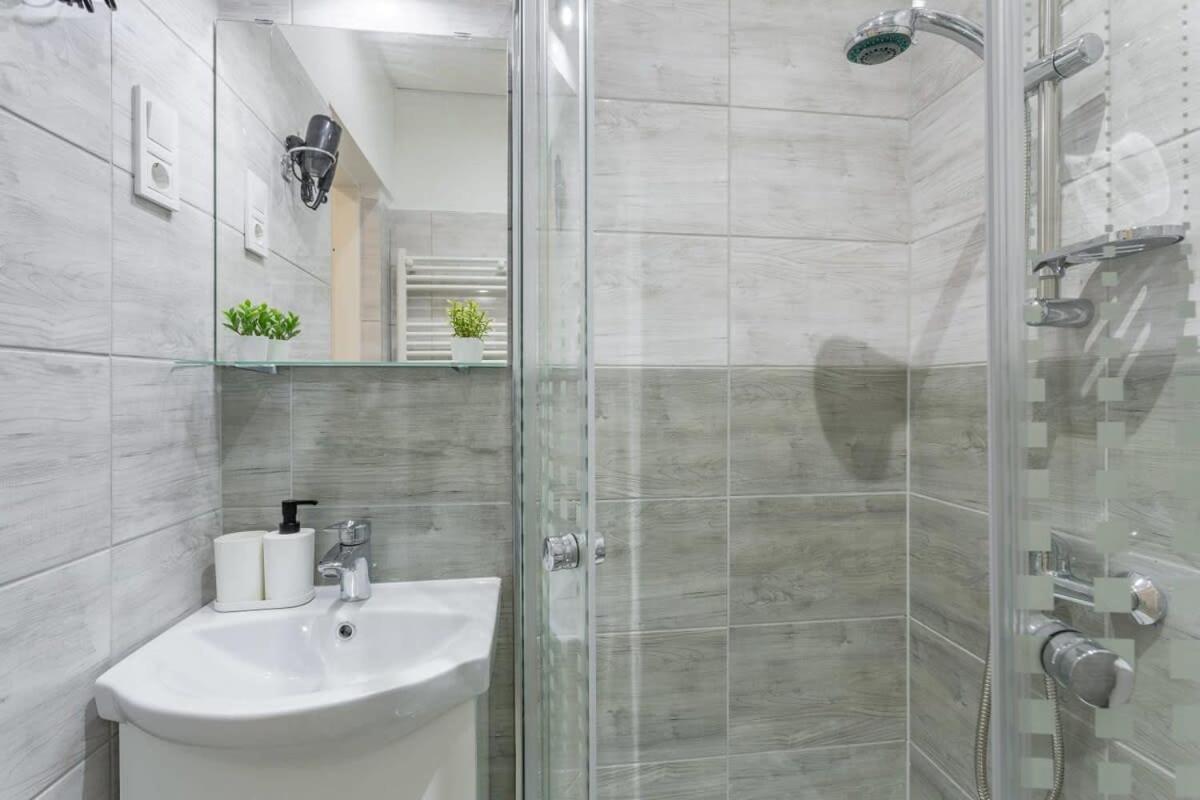Apartment Modern Cozy At The Center Budapest